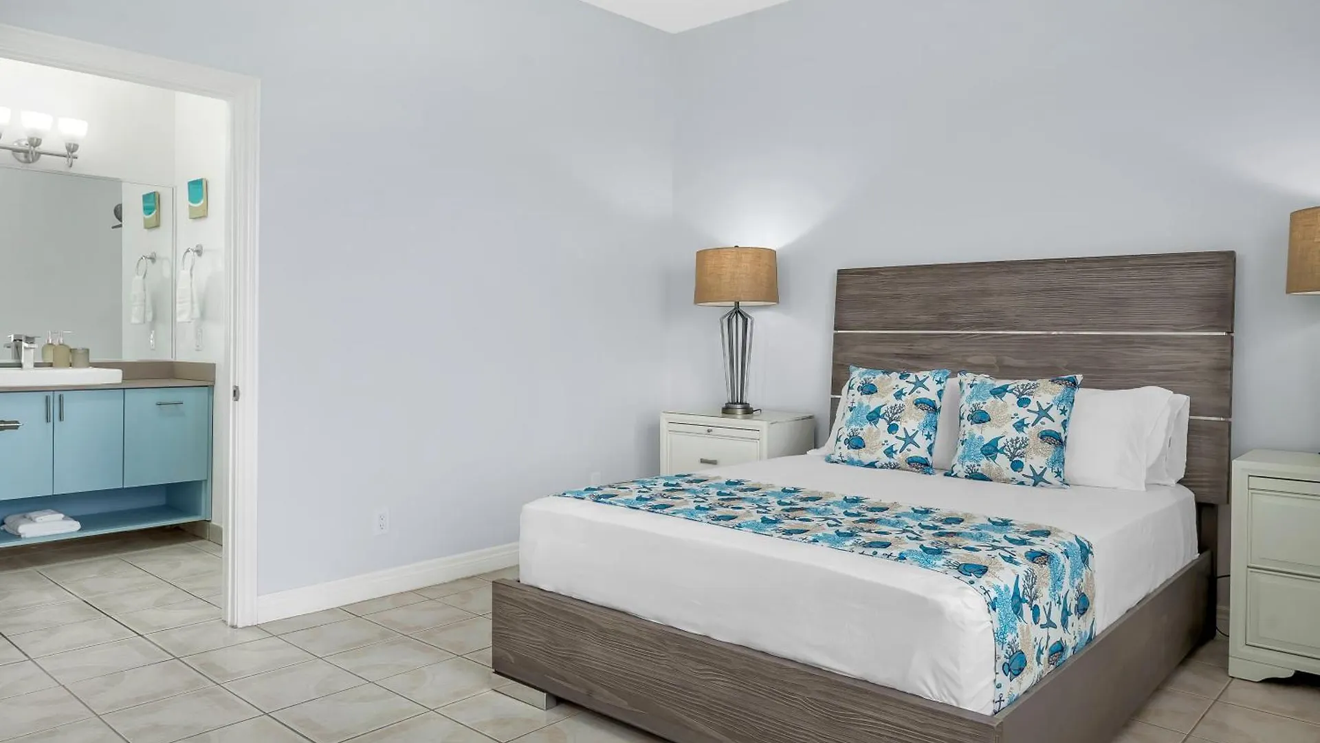 Apartman Serene Penthouse Oasis, Pool, Steps From The Beach The Bight Settlements