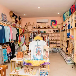 The At Mrgrouper Hostel